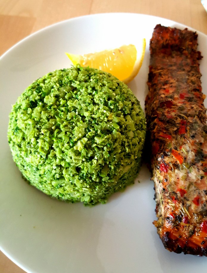 Broccoli rice with salmon