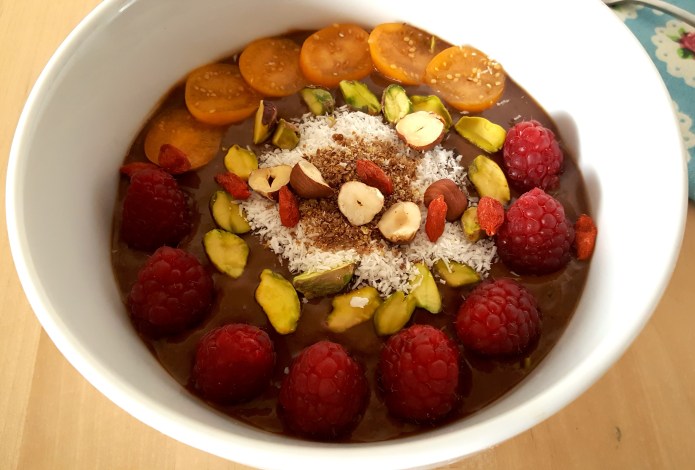 Cacao wheatgrass smoothie bowl 9