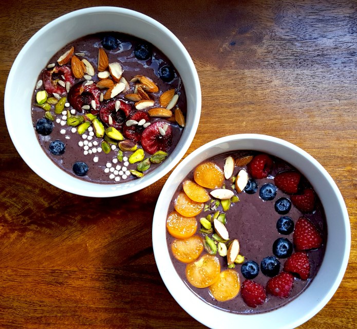 Acai cherry smoothie bowl 1