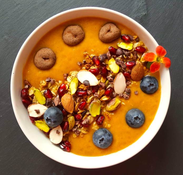 Orange pepper smoothie bowl 31