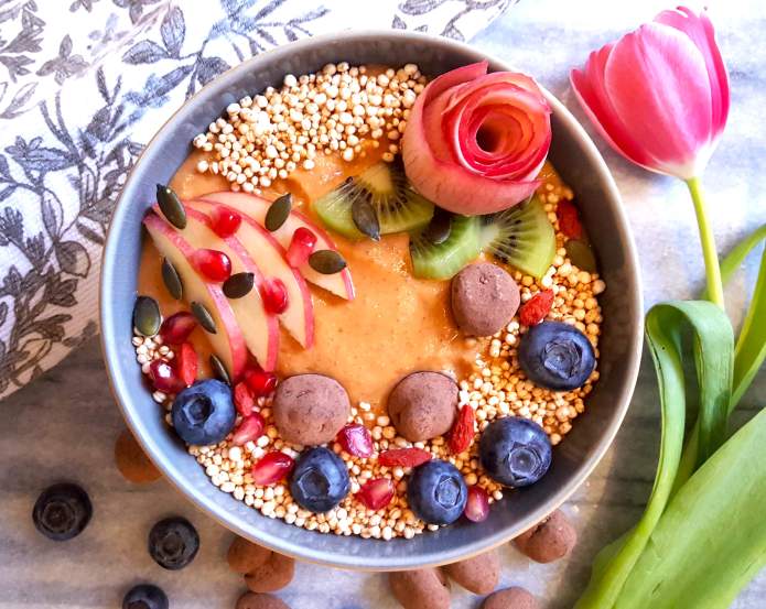 Orange apple smoothie 1