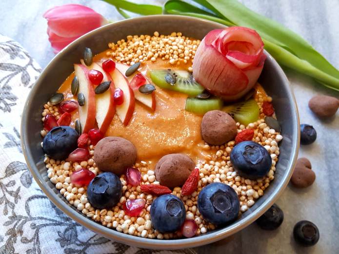 Orange apple smoothie 18